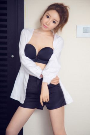 国产丝袜制服中文综合_HDBD在线观看