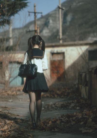 女生做人体写生的目的_BD国语在线观看视频