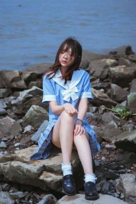 四个校花洗澡被17个农民工_720全集免费观看