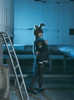 蜜桃臀极品嫩模_720手机在线看